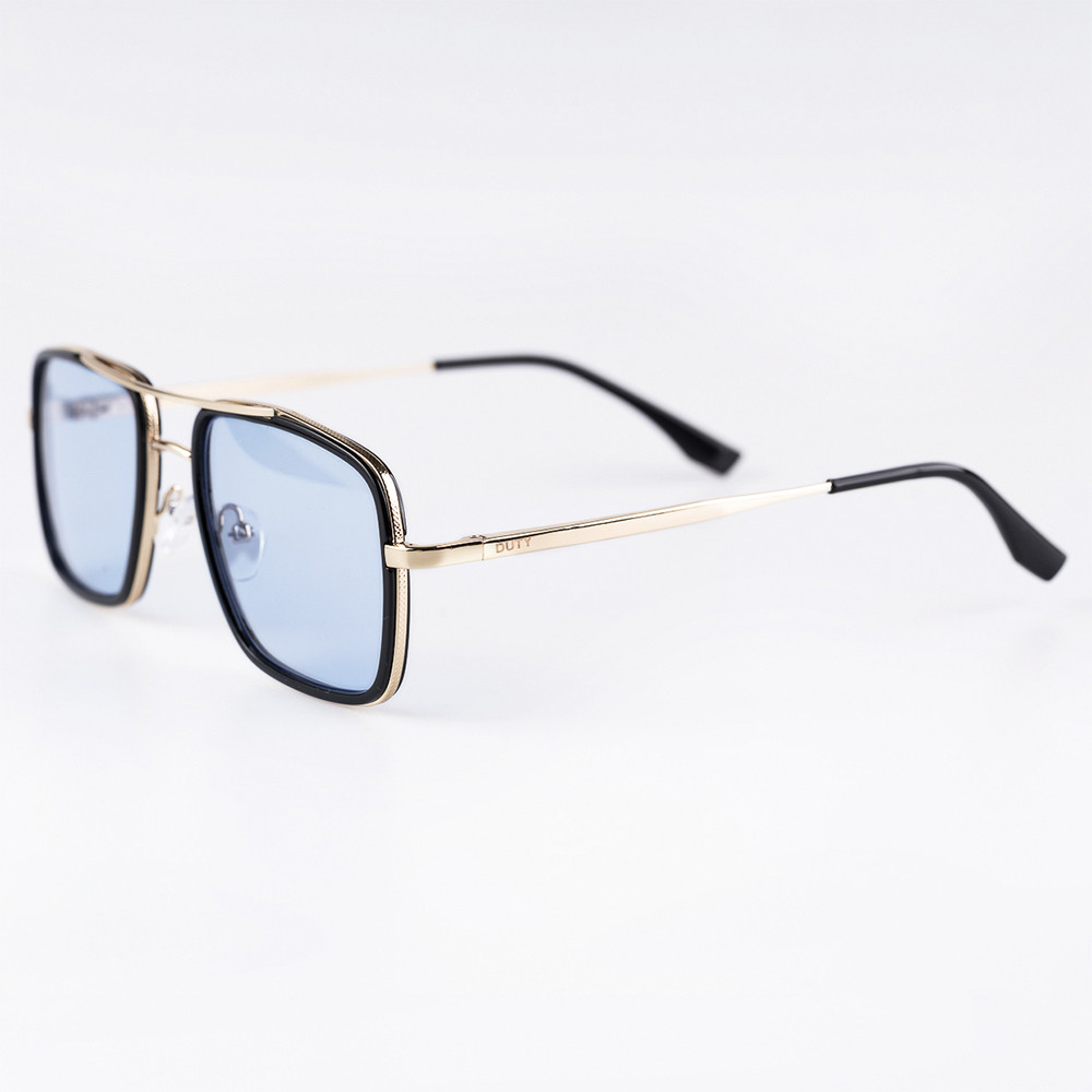 ÓCULOS DE SOL QUADRADO VILELA | DOURADO COM DETALHE FRONTAL EM ACETATO PRETO 