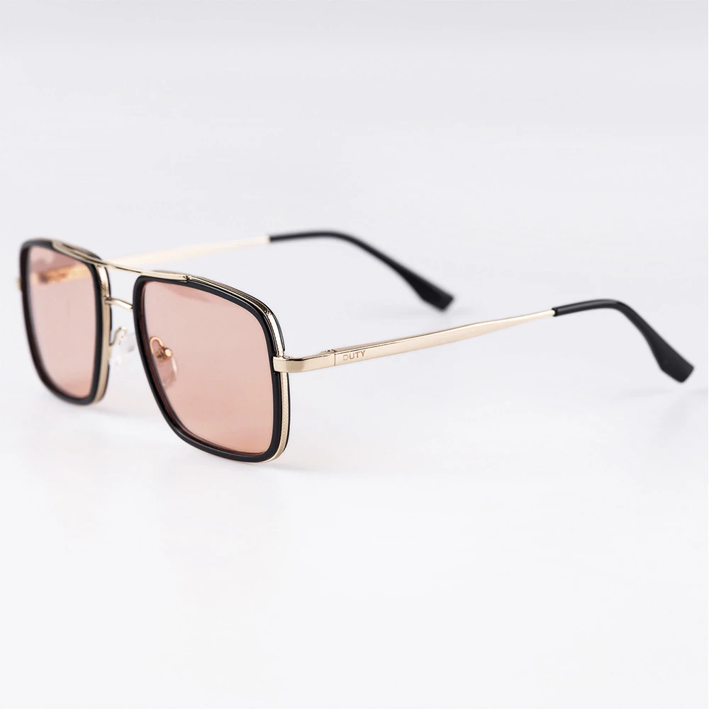 ÓCULOS DE SOL QUADRADO VILELA | DOURADO COM DETALHE FRONTAL EM ACETATO PRETO